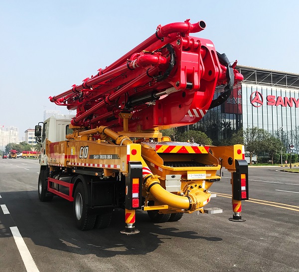 深圳泵车租赁如何保养混凝土泵车？